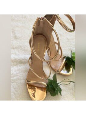 Shoe Republic La women Size 6 Rose Gold High‎ Heel Sandal With Back Zip